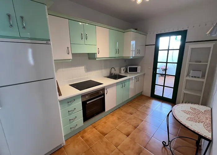 Daire Sonrisa - Spacious Two Bedroom Costa Teguise