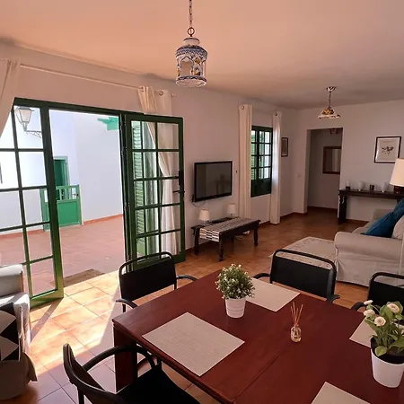 Sonrisa - Spacious Two Bedroom * Costa Teguise